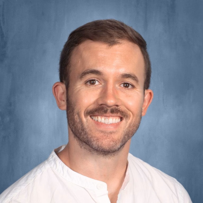 Alex-hippinhammer-headshot-2026