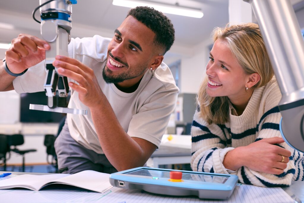 Male,And,Female,College,Or,University,Engineering,Students,In,Robotics
